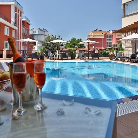 Vip Club Dolphin Coast Aparthotel Σάνι Μπιτς Εξωτερικό φωτογραφία