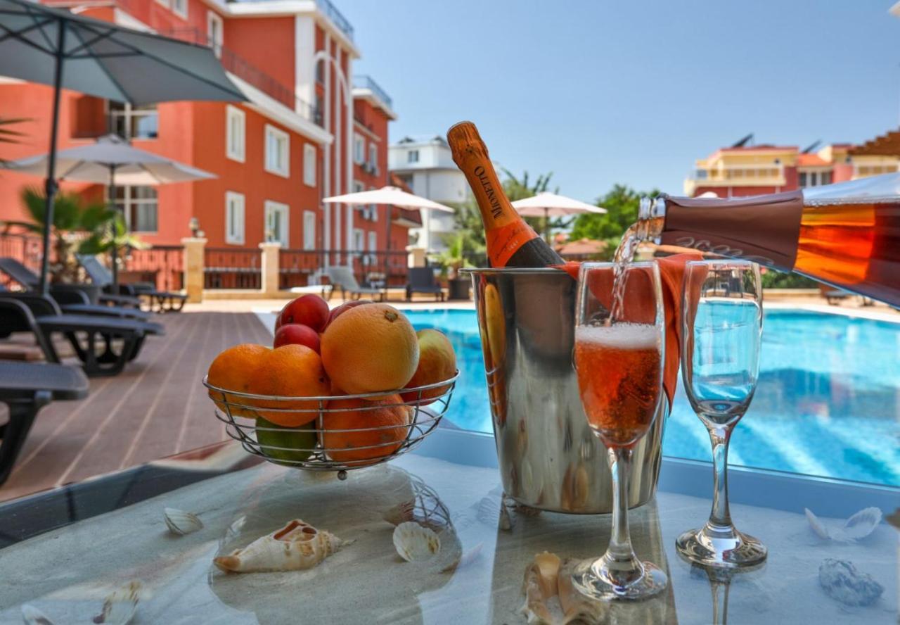 Vip Club Dolphin Coast Aparthotel Σάνι Μπιτς Εξωτερικό φωτογραφία